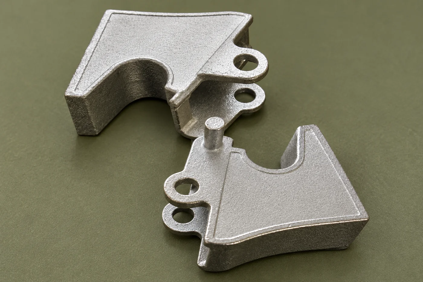 Complete stainless hinge-leaf references with visible pivot features
